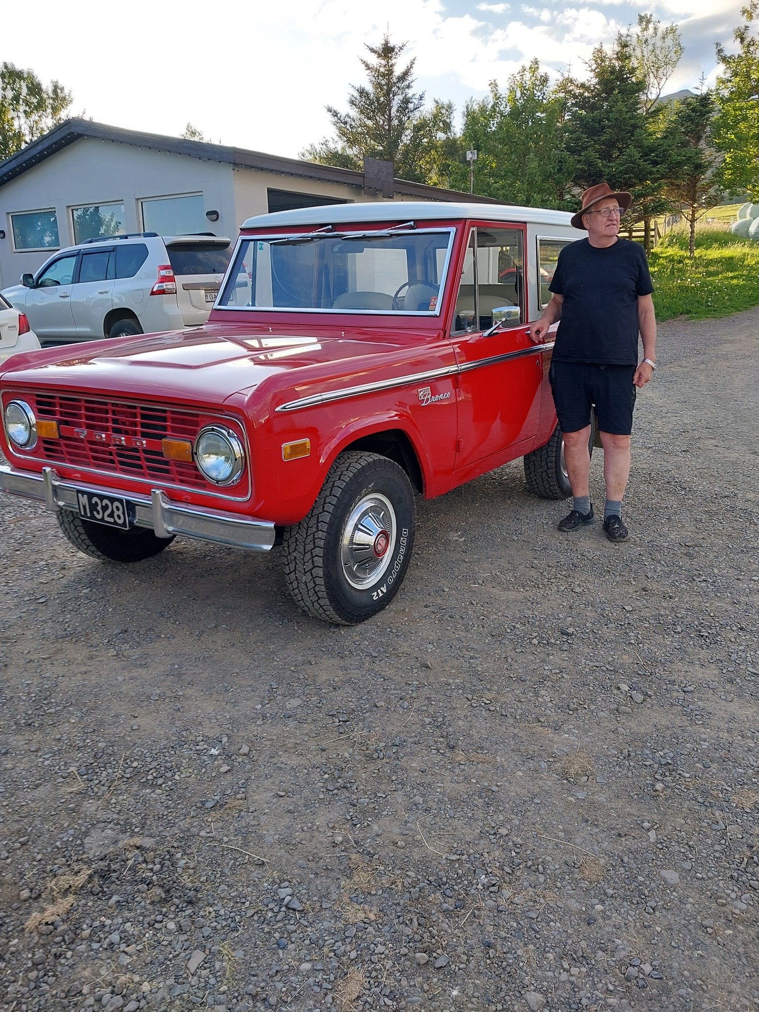 M328